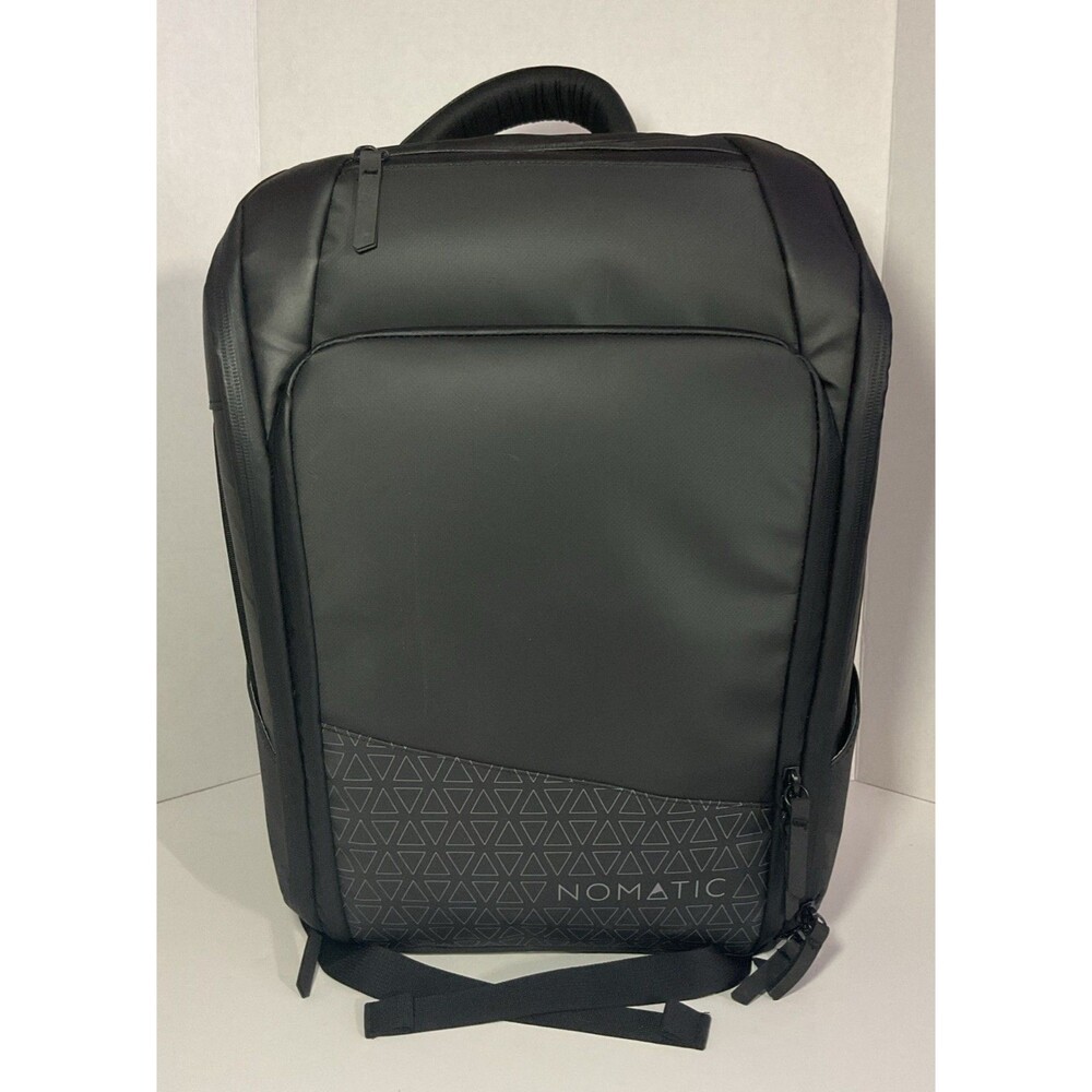Nomatic Travel Pack 20L Expands to 24L- Laptop Sleeve Water Resistant